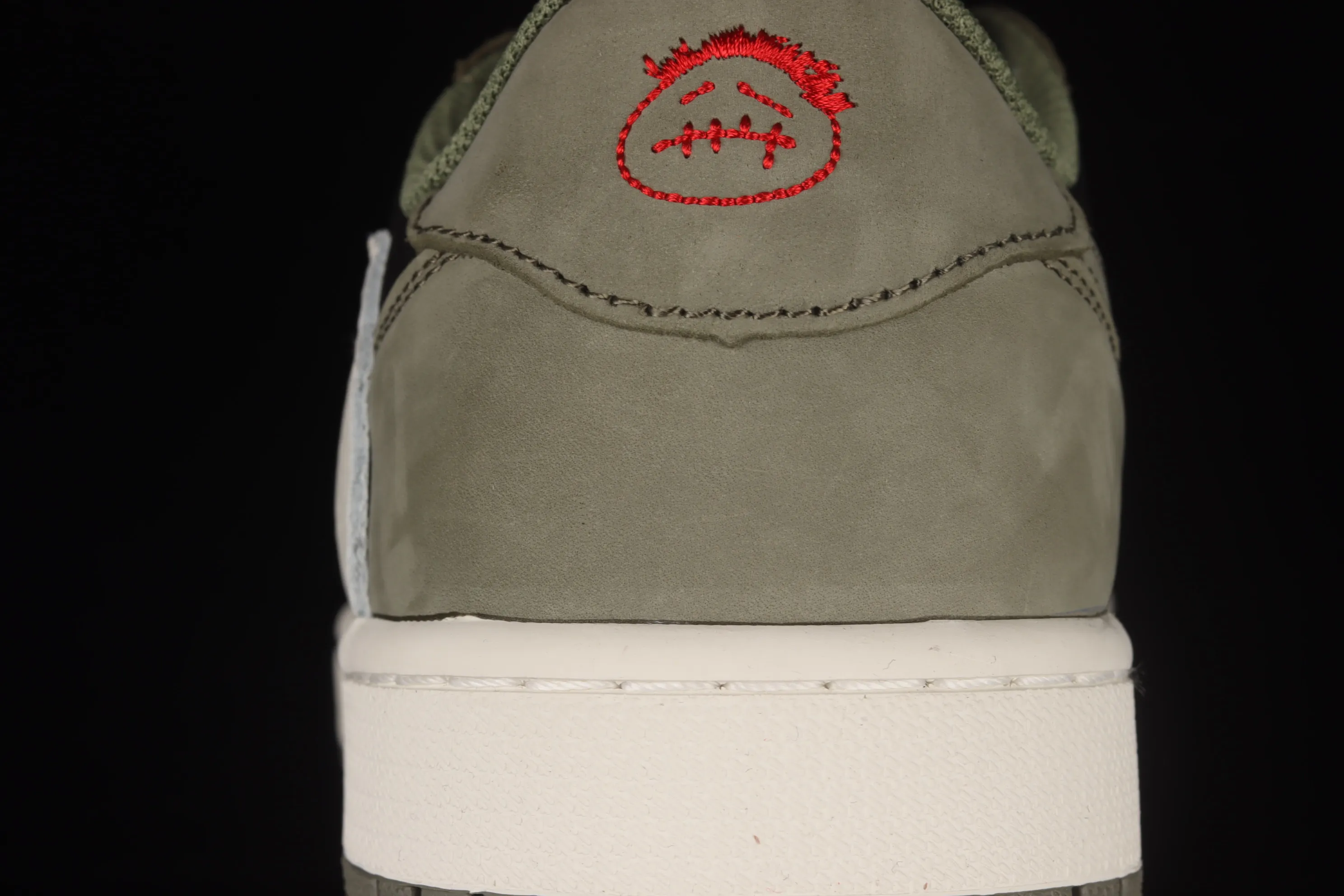 All Categories Air Jordan Jordan Series Basketball Shoes Air Jordan 1 Low Travis Scott x Air Jordan 1 Low AJ1 Joe 1 Black Green Undercut Low-top Cultural Sneakers CQ4277-008